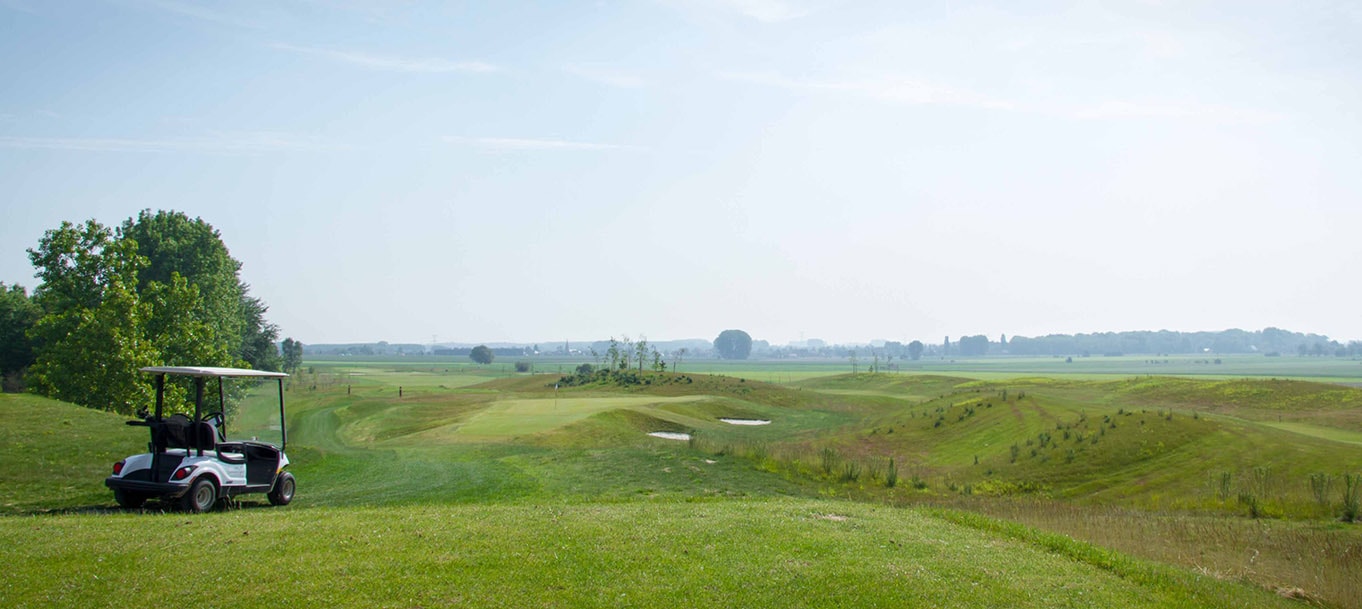 Vue du Golf de Marignies à proximité de la résidence de La Roseraie Vue du Golf de Marignies à proximité de la résidence de La Roseraie
